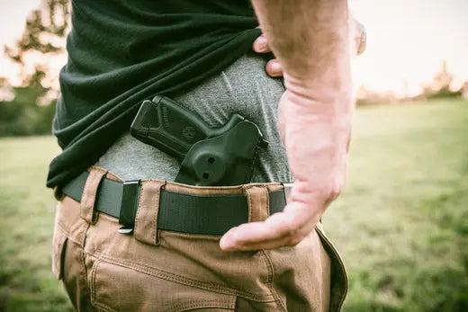Man wearing a concealed Clinger IWB holster in a waistband