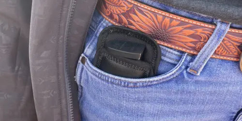 Choosing-the-Right-Mag-Holster-Material-Leather-vs.-Kydex-vs.-Nylon Clinger Holsters